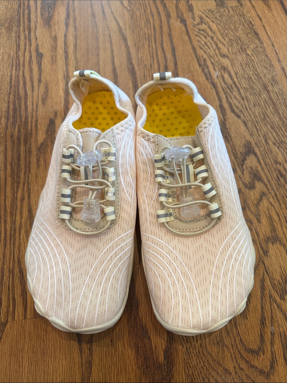 Women’s Barefoot Slip-On Athletic Shoes in Tan size 37